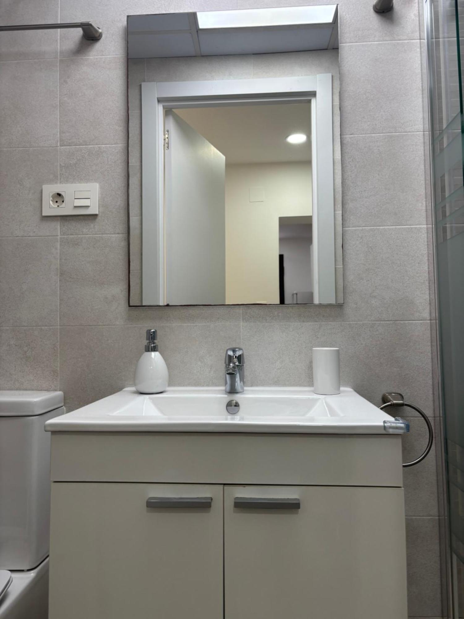 5 A 10 Min De La Estacion De Bus Y Tren Maria Zambrano Apartament